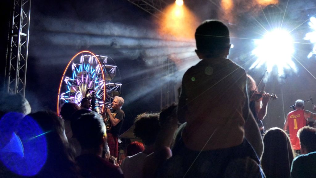 Rumore - Human Vibes: the documentary film that gives voice to human rights through music.