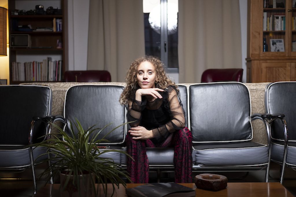 AMI torna con il singolo 'Fatti una vita' e presenta un nuovo stile musicale