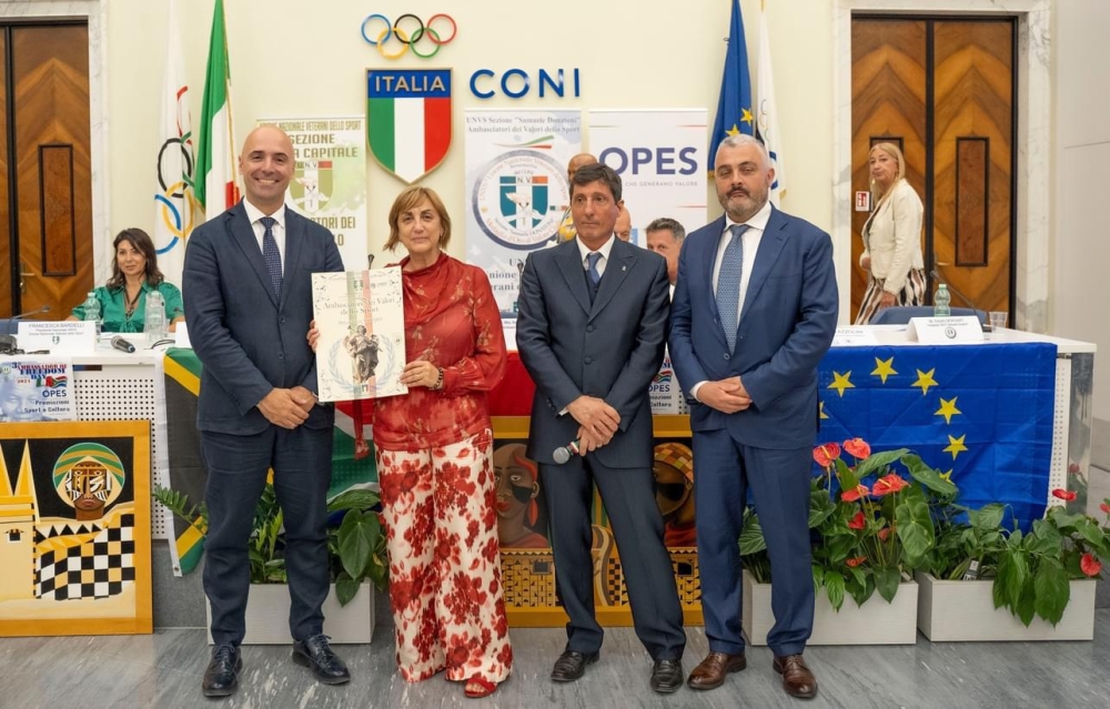 EVENTO INTERNAZIONALE "3° INVICTUS DAY" IN ANTEPRIMA MONDIALE, A ROMA, RITIRA IL PREMIO “AMBASCIATORE DEI VALORI SOCIALI” LA DOTT.SSA TERESA MASCOLO