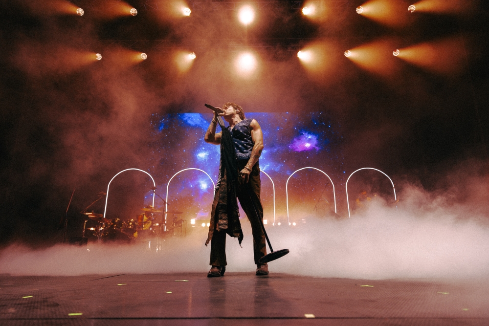 Irama, sold out all’Arena di Verona. Nel 2026 il debutto a San Siro