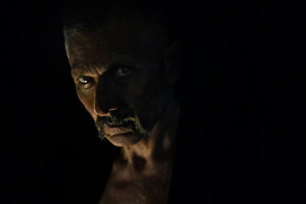 Giorgio Ciccarelli torna con — Dovunque sia ovunque vada, il nuovo singolo che anticipa — A luci spente