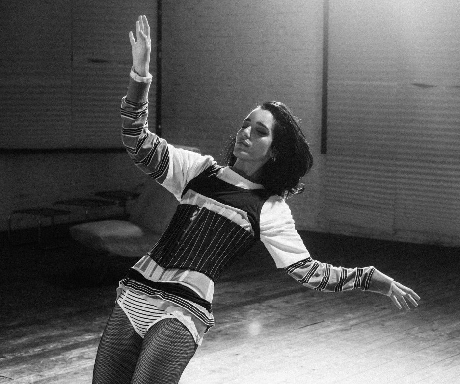 Video — Levante torna con — Sono Blu — un nuovo capitolo tra elettronica e libertà