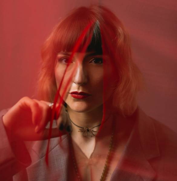 MERIFIORE: DENTRO, il nuovo album della cantautrice