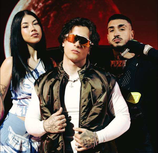 VETRI NERI: La Canzone dell'Estate Numero 1 su Spotify!