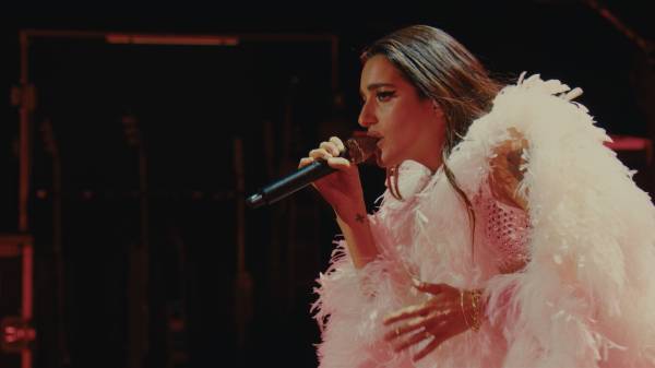 LEVANTE: MI MANCHI - IN UNA PERFORMANCE INDIMENTICABILE DALL'ARENA DI VERONA